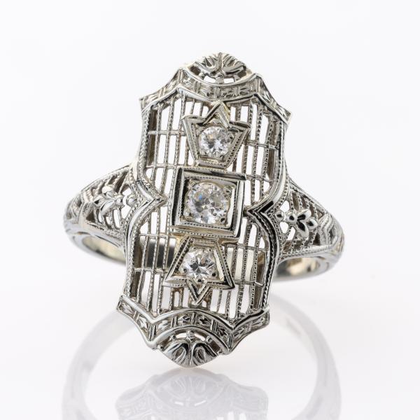 Art Deco Ring aus 750er Weißgold mit 0.20ct Brillanten