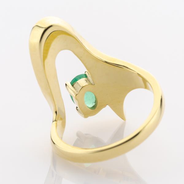 Ring aus 585er Gold mit einem 0.76ct Smaragd