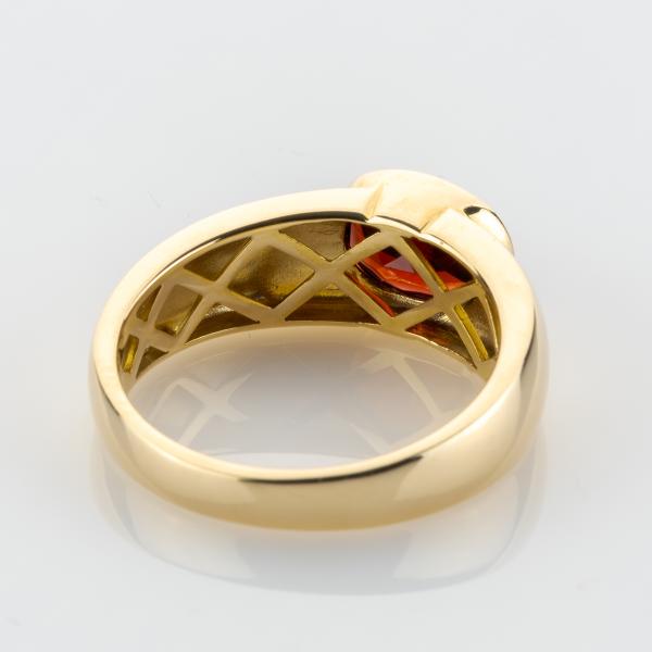 Ring aus 585er Gold mit Granat