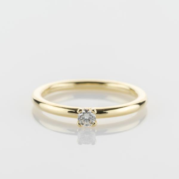 Ring aus 585er Gelbgold mit 0.10ct Brillant