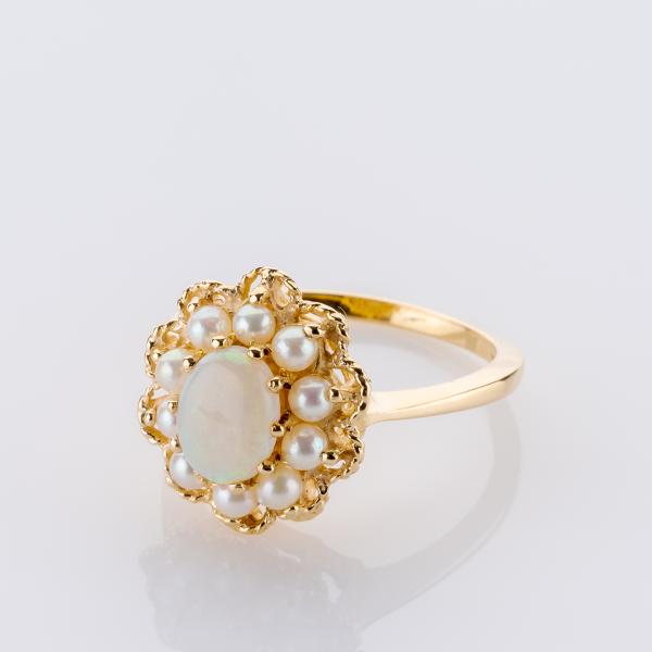 Ring aus 585er Gelbgold mit Opal und Perlen