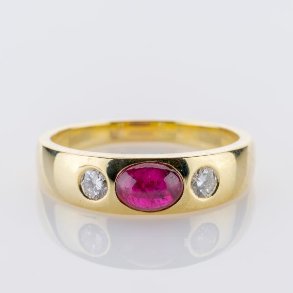 Ring aus 585er Gelbgold mit 0,20 ct Rubin und 0,20 ct Brillanten