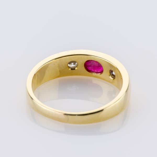 Ring aus 585er Gelbgold mit 0,20 ct Rubin und 0,20 ct Brillanten
