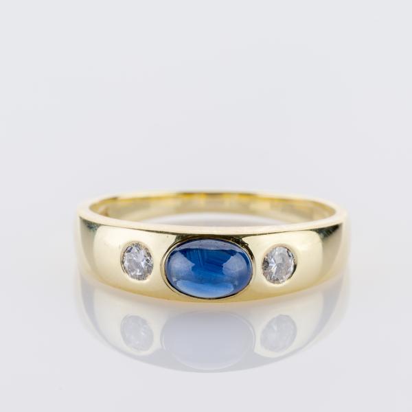Ring aus 585 Gelbgold mit 0,30 ct Saphir und 0,10 ct Brillanten