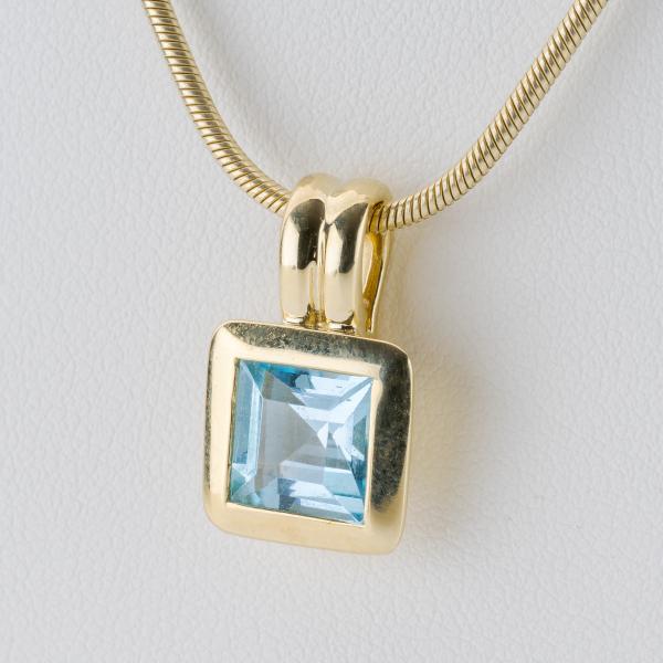 3.0ct Blue Topaz Pendant in 14K Yellow Gold
