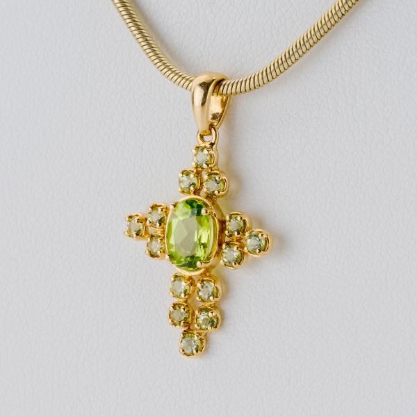 1ct Peridot Pendant in 14K Yellow Gold