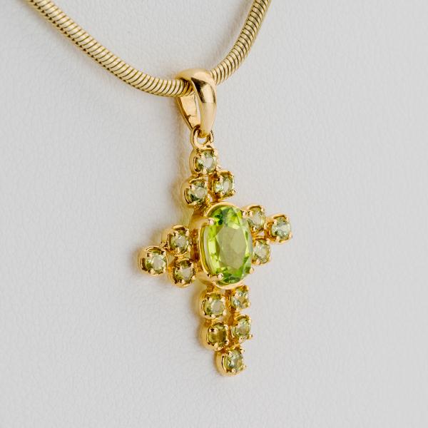 1ct Peridot Pendant in 14K Yellow Gold