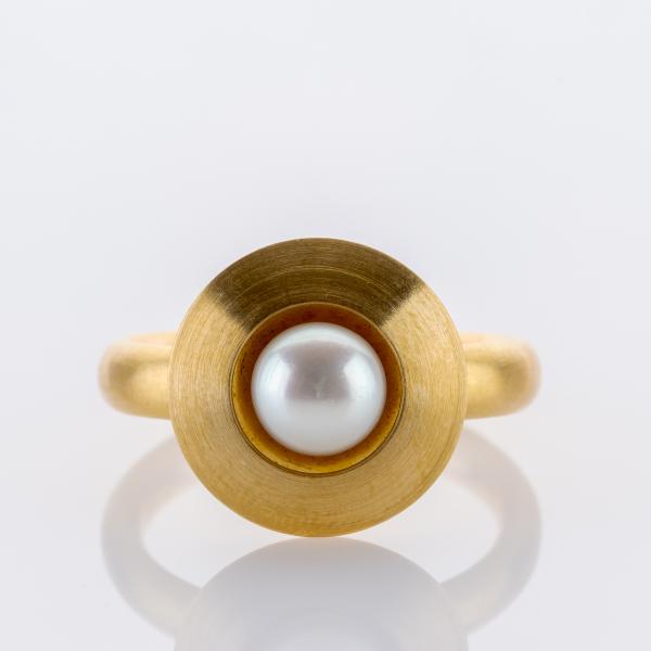 Ring aus 750 Gelbgold mit Perle