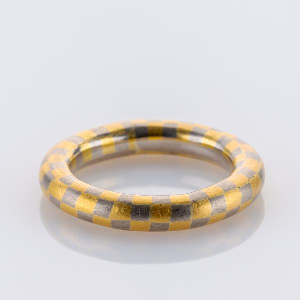 Ring aus 750 Gelbgold und 900 Platin ohne Besatz