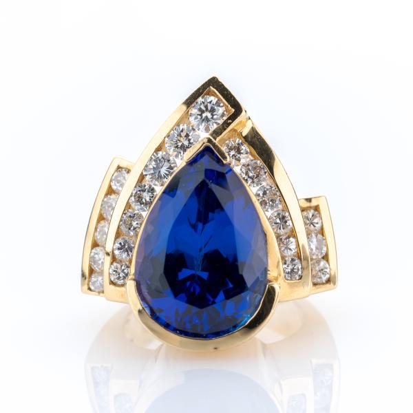 Ladies ring (14k gold) with a 10.50ct tanzanite and 1.20ct diamonds