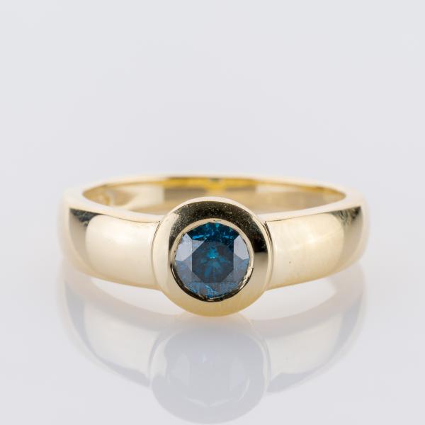 Ring aus 585 Gelbgold mit 0,50 ct Blauer Brillant