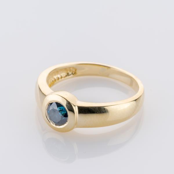 Ring aus 585 Gelbgold mit 0,50 ct Blauer Brillant