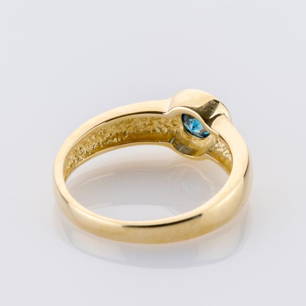 Ring aus 585 Gelbgold mit 0,50 ct Blauer Brillant