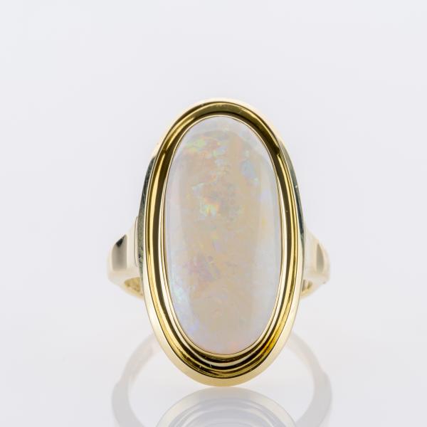 Ring aus 585 Gelbgold mit Opal