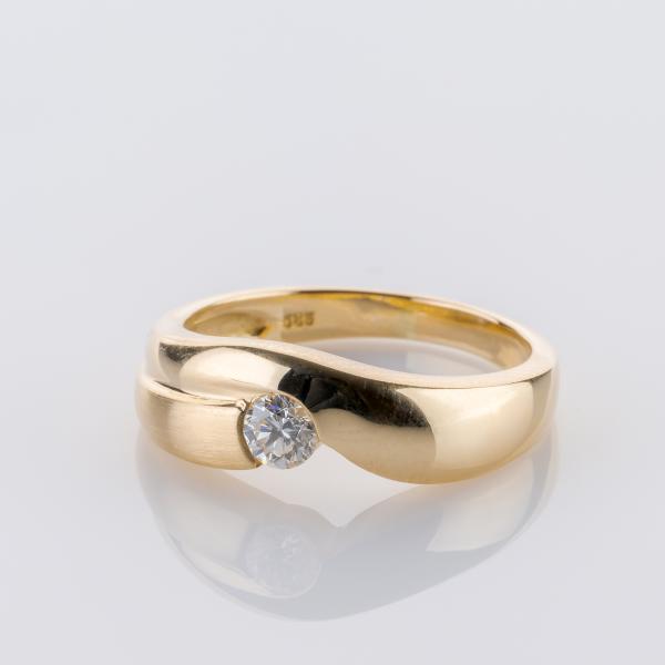 Ring aus 585 Gelbgold mit 0,20 ct Brillant