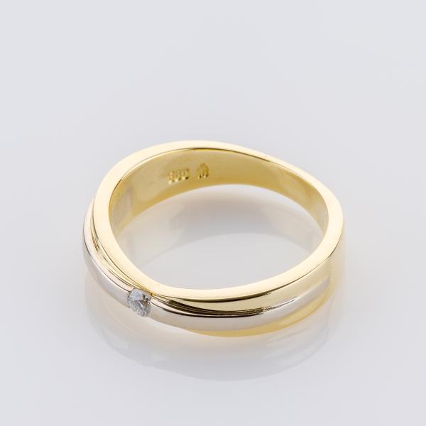 Ring aus 585 Mehrfarbgold mit 0,06 ct Brillant