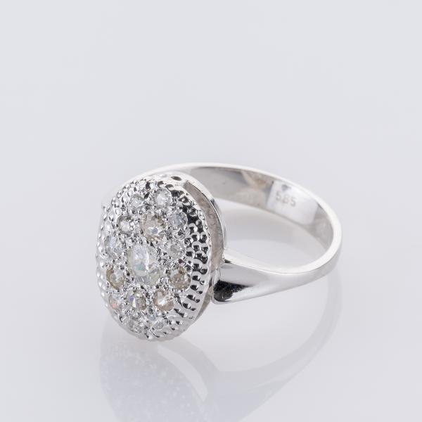 Ring aus 585er Weißgold mit 0,60 ct Brillanten