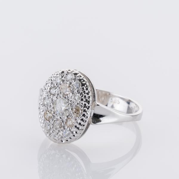 Ring aus 585er Weißgold mit 0,60 ct Brillanten