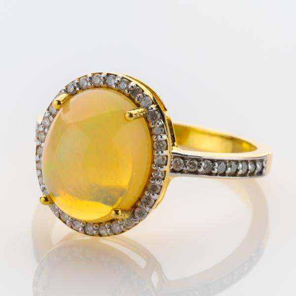 Opal Ring mit 0.40ct Brillanten aus 750er Gold