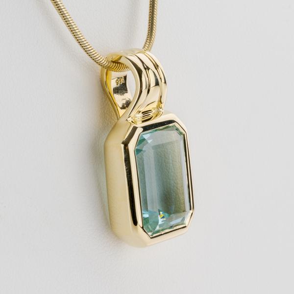 Aquamarine and 12.5 ct Aquamarine Pendant in 585 Yellow Gold