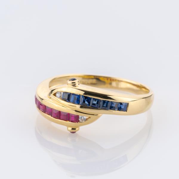 Ring aus 750er Gelbgold mit Rubinen, Saphiren und 0.04ct Diamanten