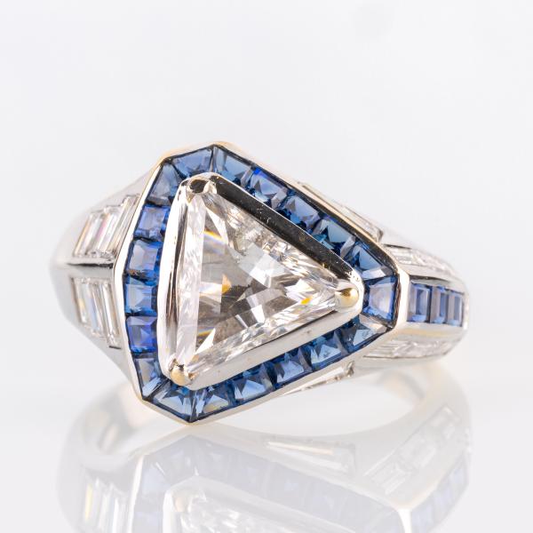 Ring (750er Gold) mit 2.33ct Brillanten und 0.50ct Saphiren